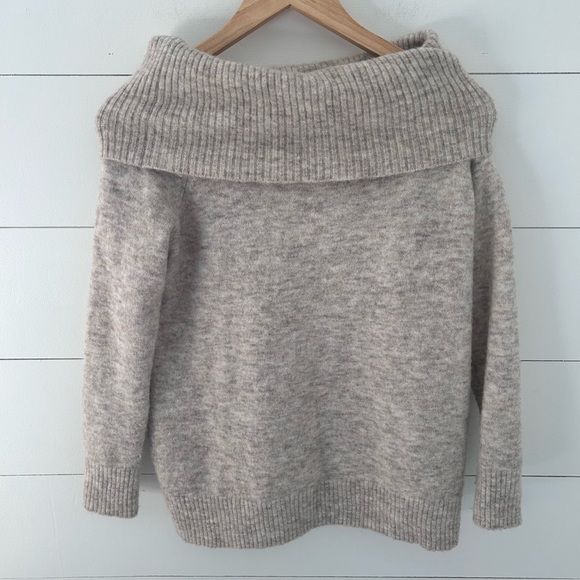 Wilfred Free Off The Shoulder Sweater - Picture 2 of 5